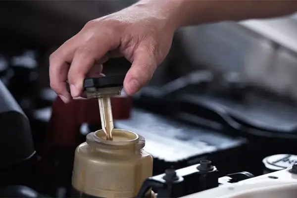 مراحل تعویض روغن هیدرولیک فرمان در سمند EF7
